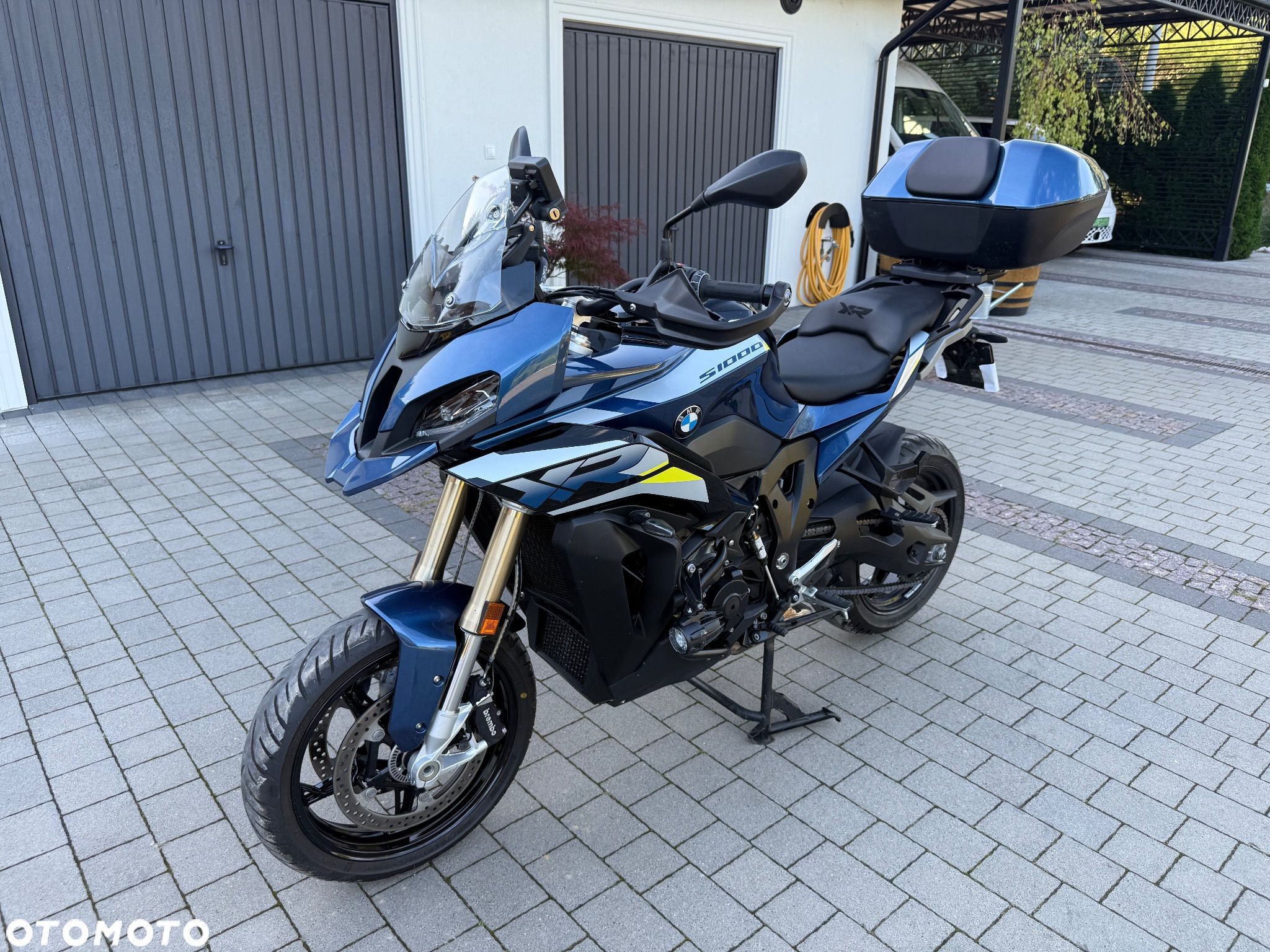 BMW XR - 1