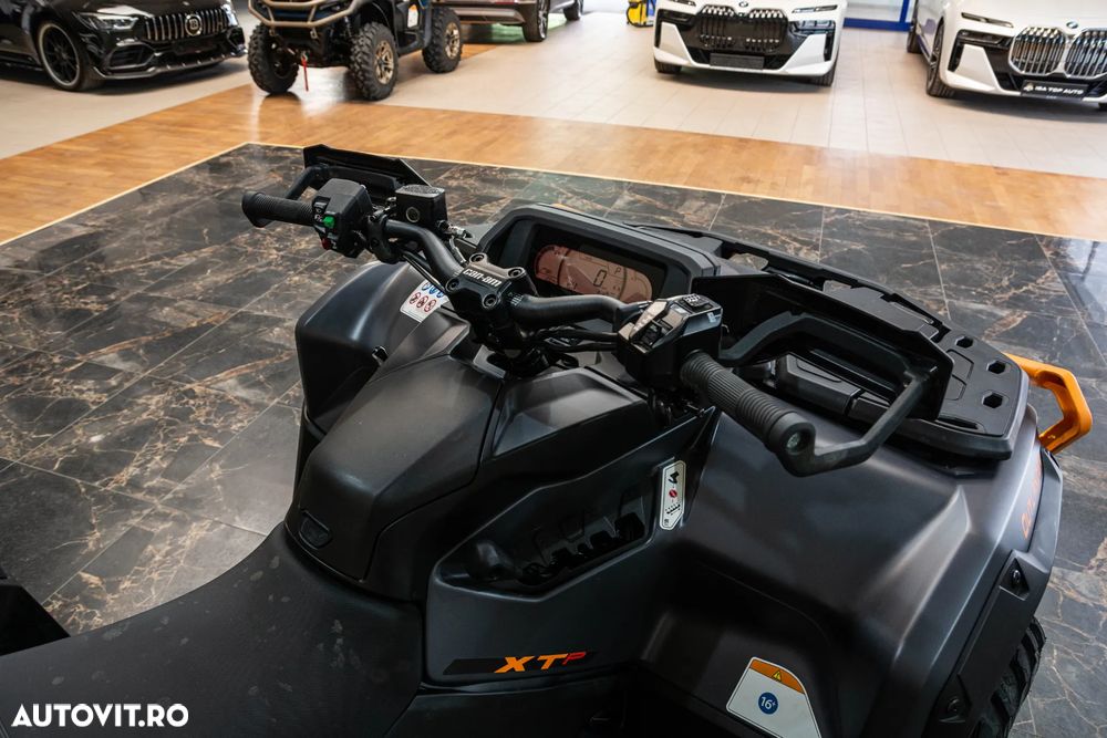 Can-Am Outlander - 12