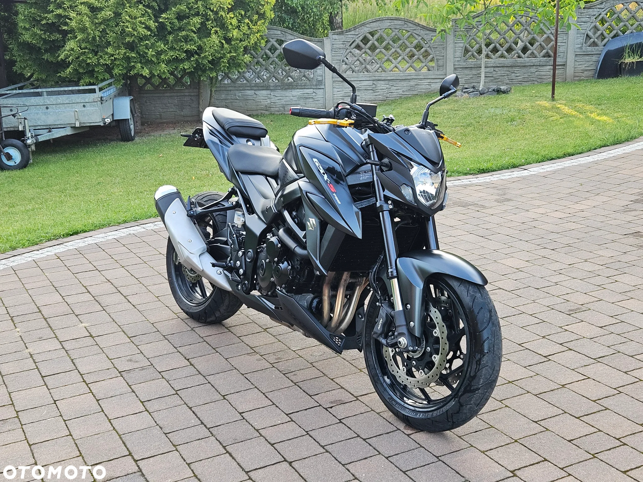 Suzuki GSX - 2