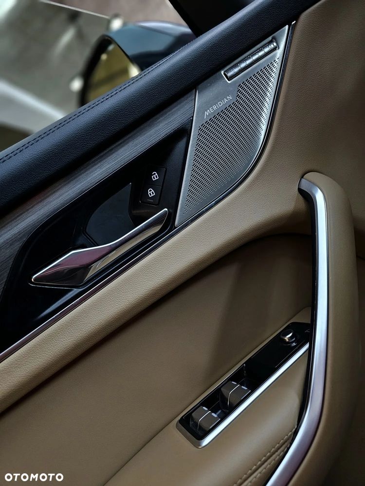 Jaguar F-Pace P250 AWD R-Dynamic S - 5
