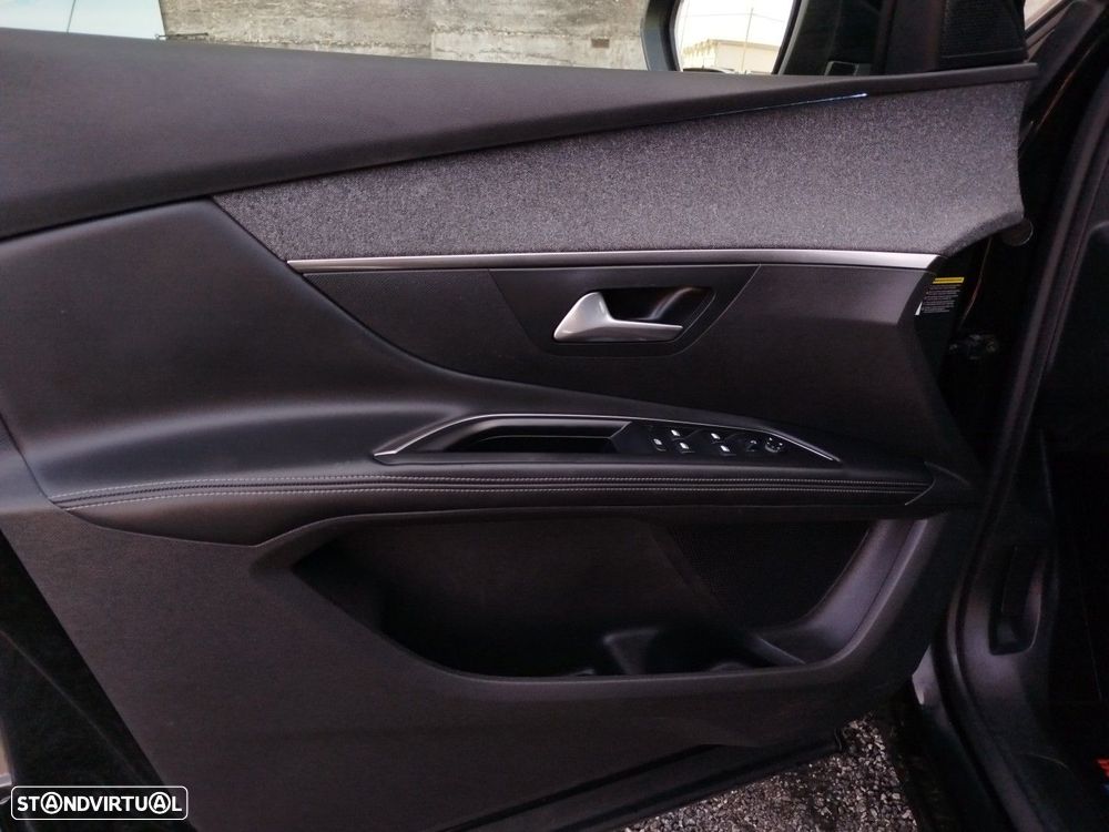 Peugeot 5008 1.2 PureTech Allure - 20
