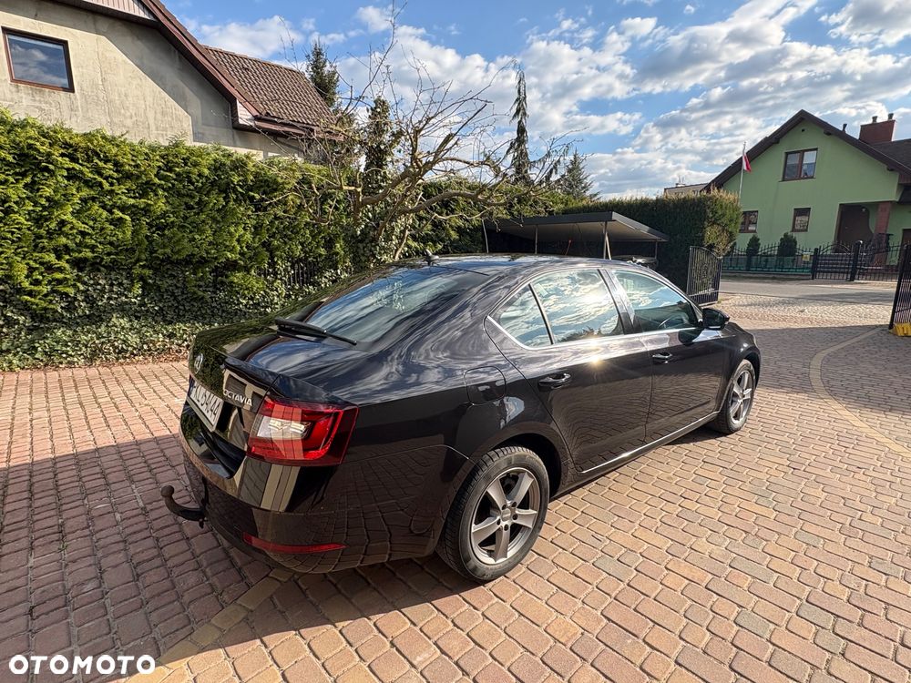 Skoda Octavia 1.6 TDI DSG Style - 3