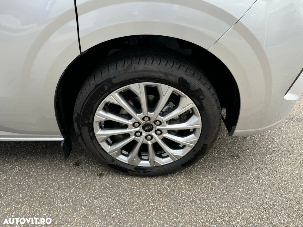 Ford Tourneo Custom - 18