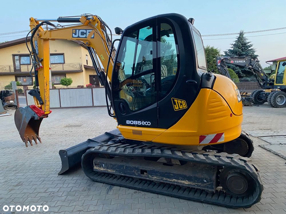 JCB 8085 ZTS, 2 ŁYŻKI, KRÓTKI TYŁ, Z NIEMIEC, WSZYSTKIE LINIE HYDRAULICZNE, - 3