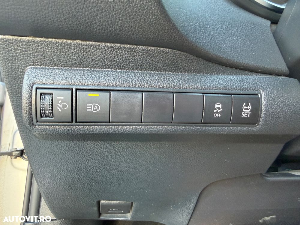 Toyota Corolla 1.8 HSD Dynamic - 17