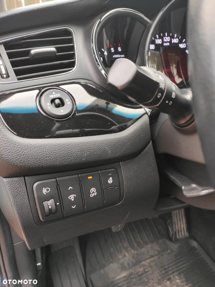 Kia Ceed 1.6 CRDi 128 Vision - 8