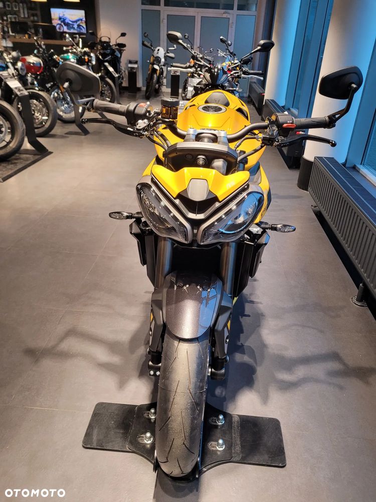 Triumph Street Triple - 3