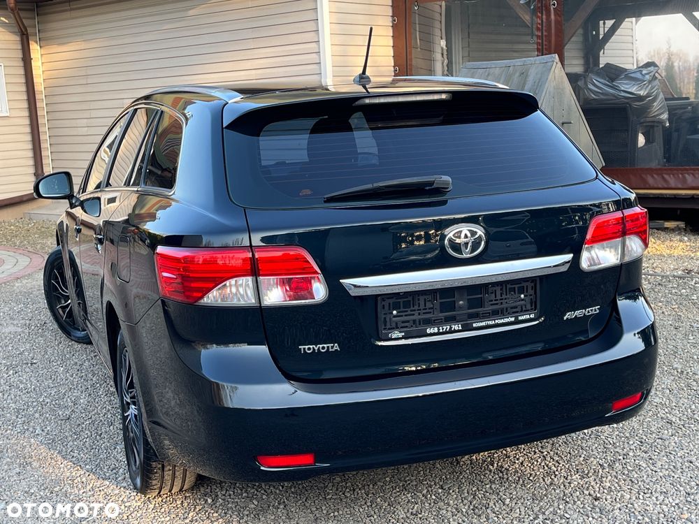 Toyota Avensis - 13