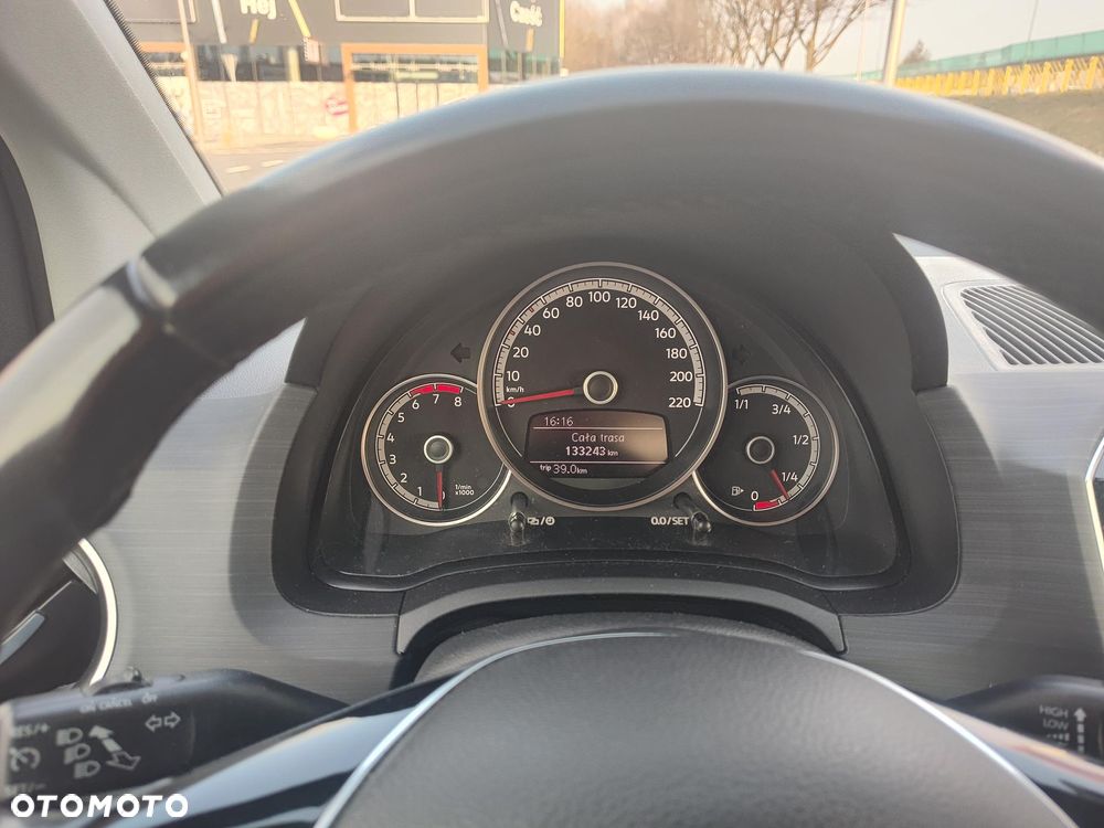 Volkswagen up! sound - 15