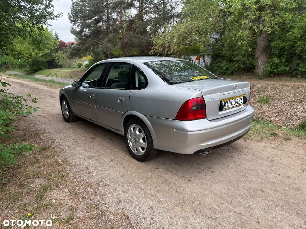 Opel Vectra 2.0 CDX - 4