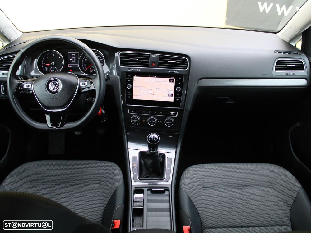 VW Golf 1.6 TDI Confortline - 21