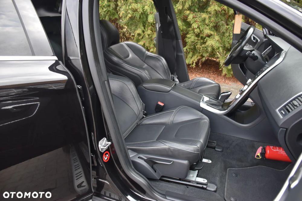 Volvo XC 60 D3 Drive-E R-Design Momentum - 10