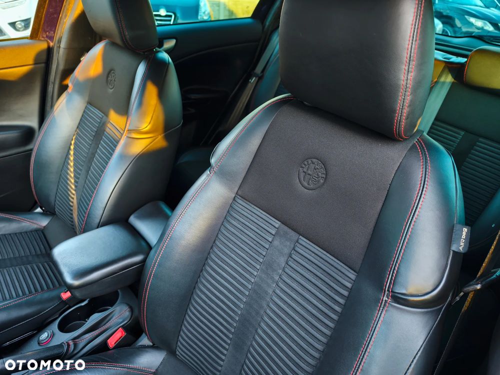Alfa Romeo Giulietta 1.4 TB 16V Lusso Ti - 16