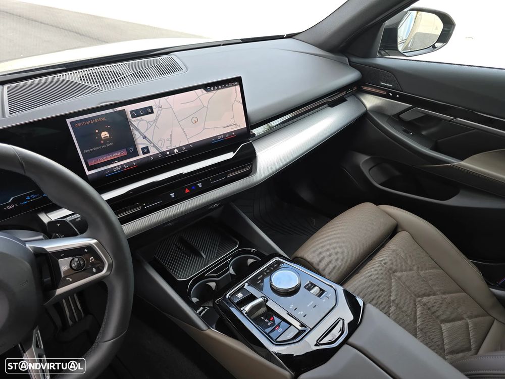 BMW 530 e Pack Desportivo M Pro - 24