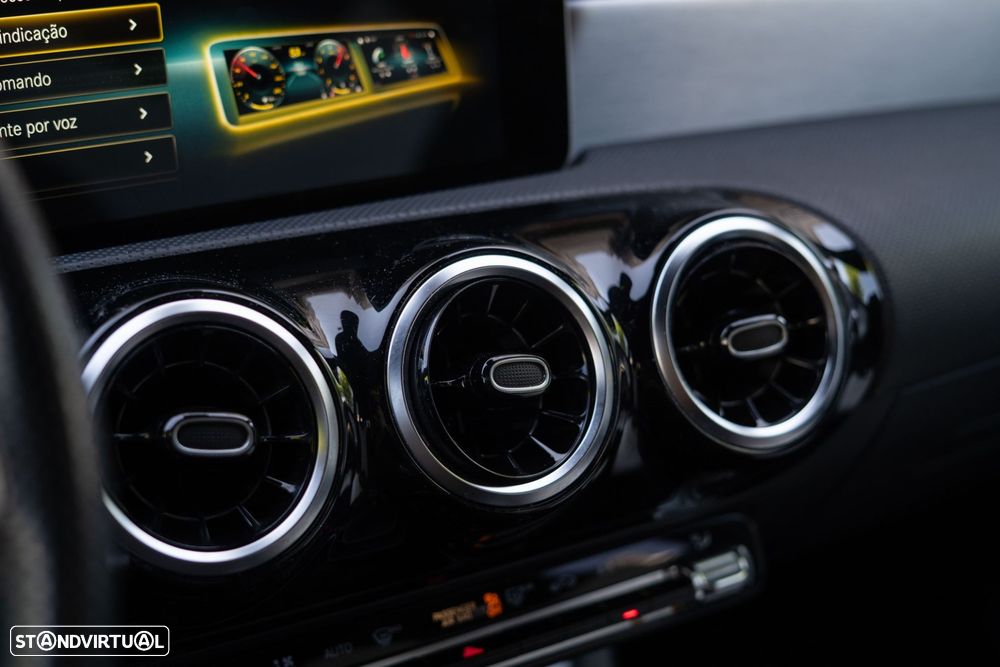 Mercedes-Benz A 160 AMG Line - 42