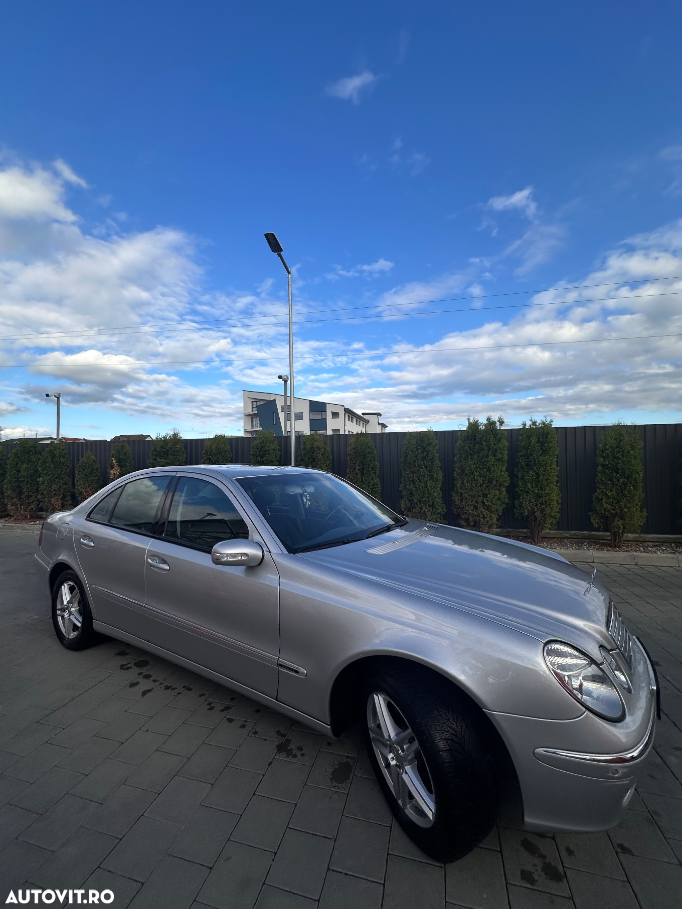 Mercedes-Benz E - 10
