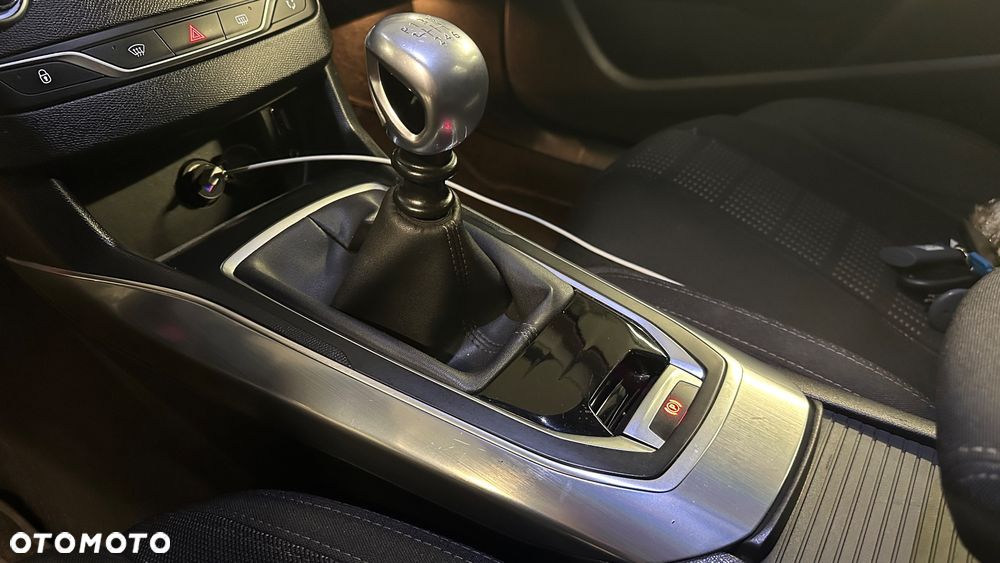 Peugeot 308 1.6 BlueHDi Allure S&S - 12