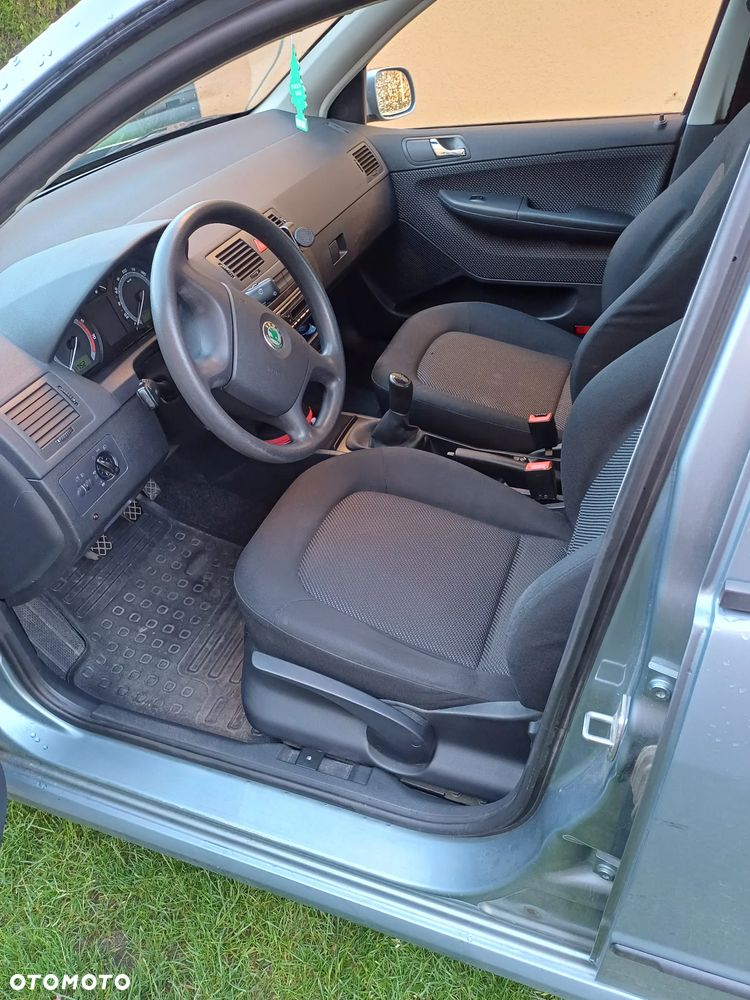 Skoda Fabia 1.2 HTP Ambiente - 13