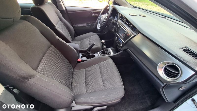 Toyota Auris 2.0 D-4D Comfort - 21