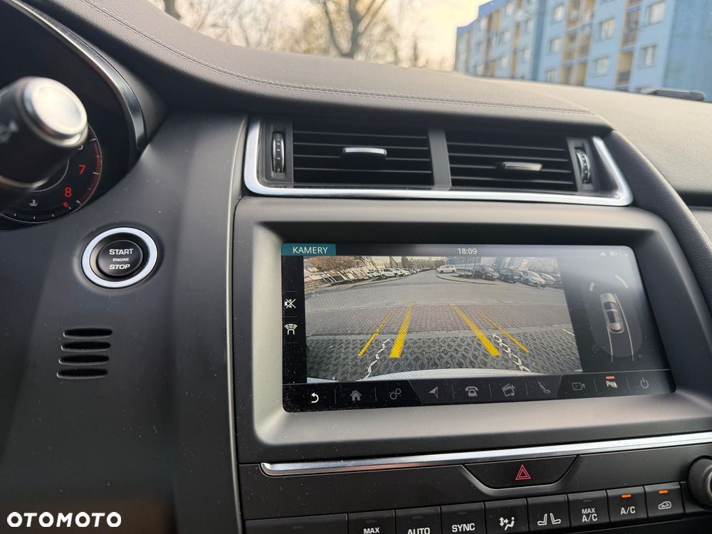 Jaguar E-Pace - 7