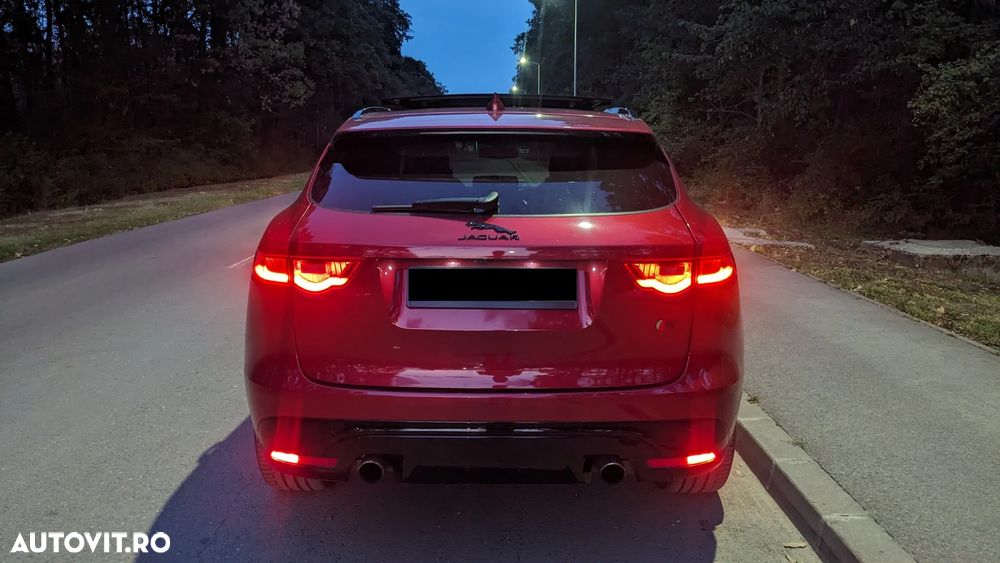 Jaguar F-Pace S AWD - 4