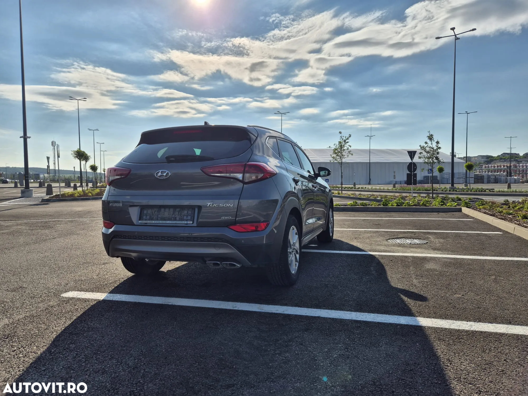 Hyundai Tucson 2.0 CRDI 4WD Automatik Advantage - 6