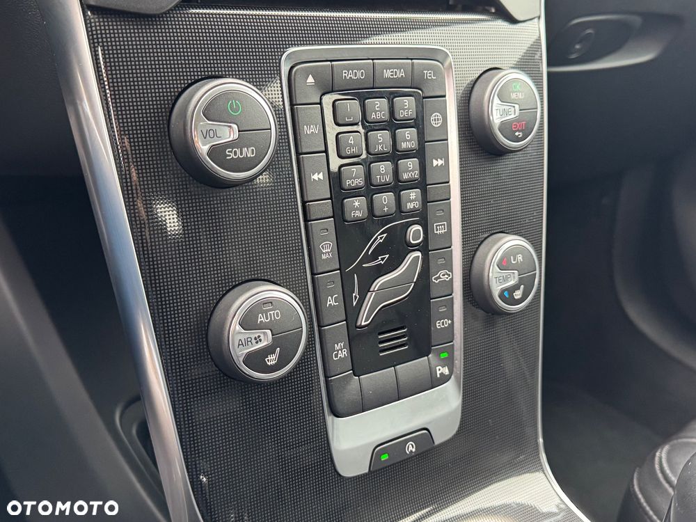 Volvo V40 D3 Geartronic Momentum - 34