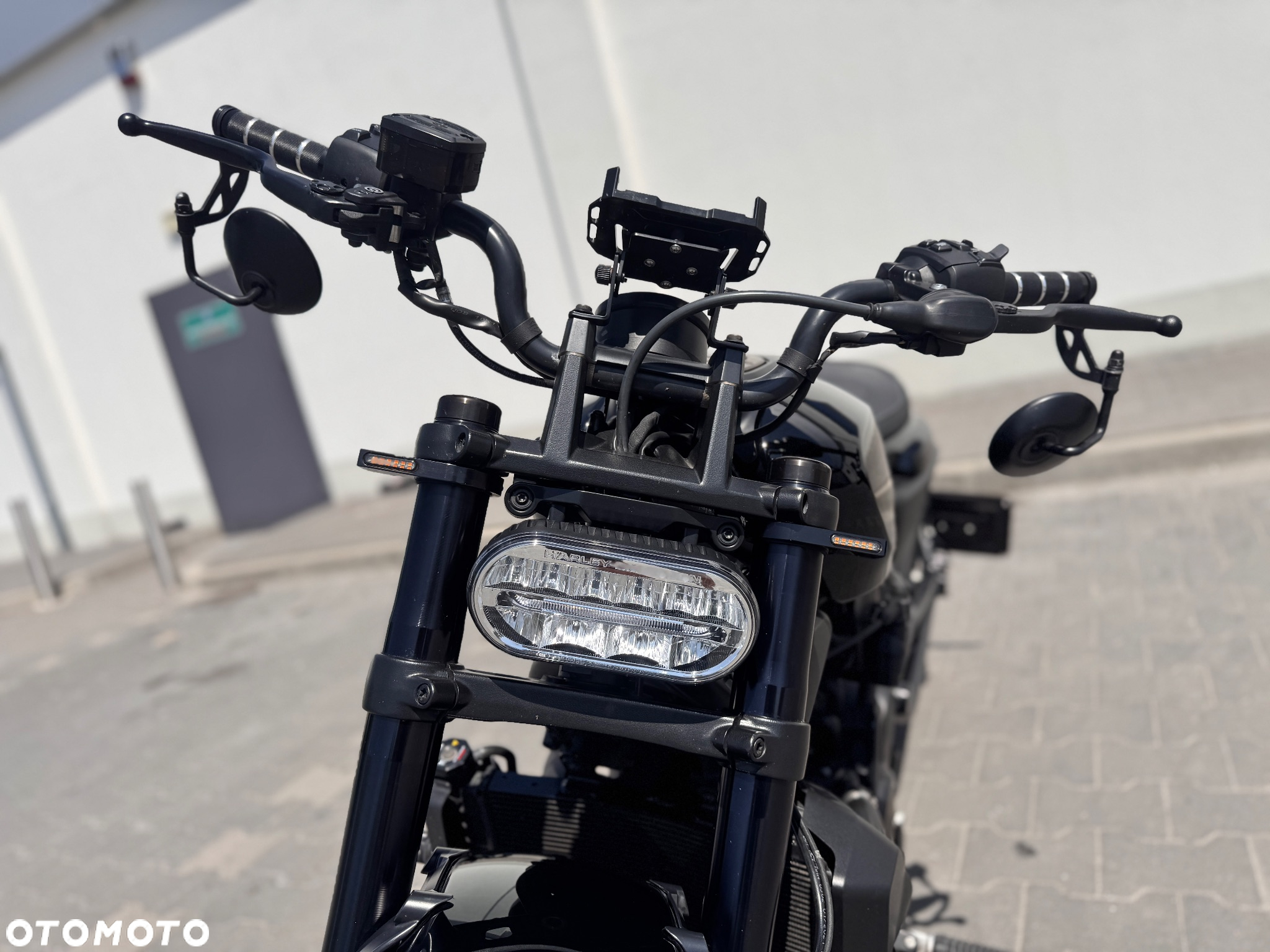 Harley-Davidson Sportster - 13