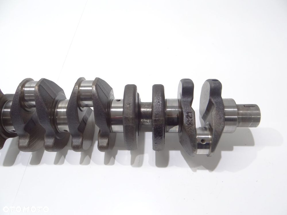 WAŁ KORBOWY BMW E60 3.0 D OE 7792330 - 3