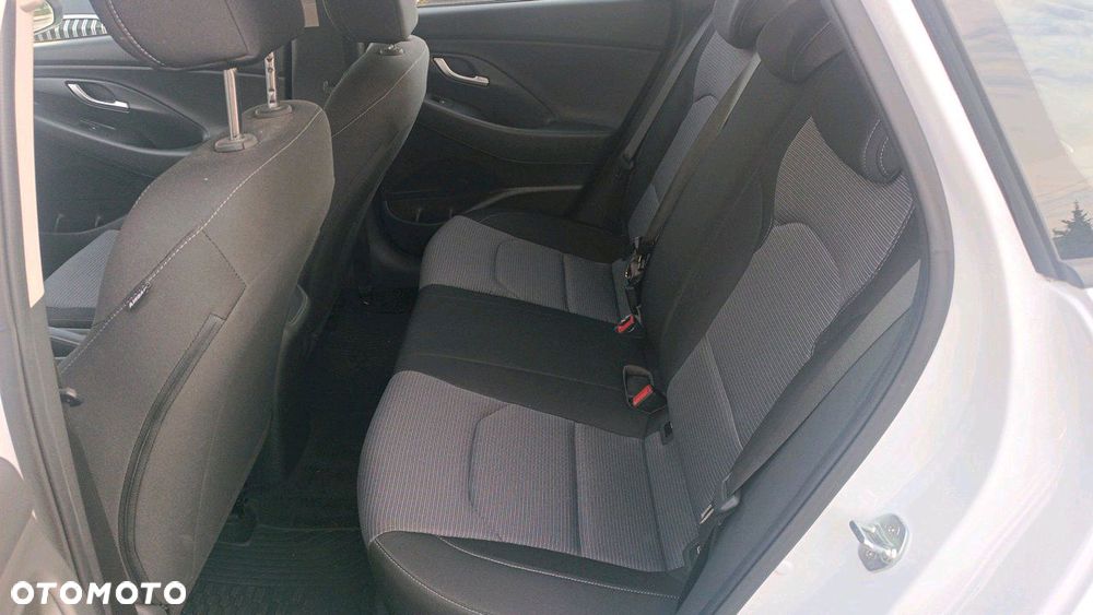 Hyundai i30 1.5 DPI Classic + - 5