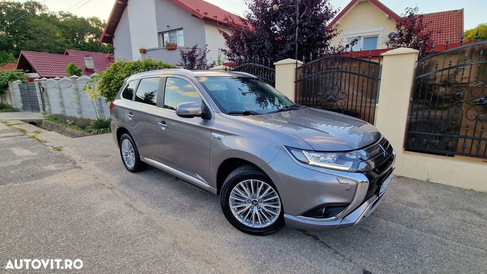 Mitsubishi Outlander 2.4 4WD Diamant+ - 4