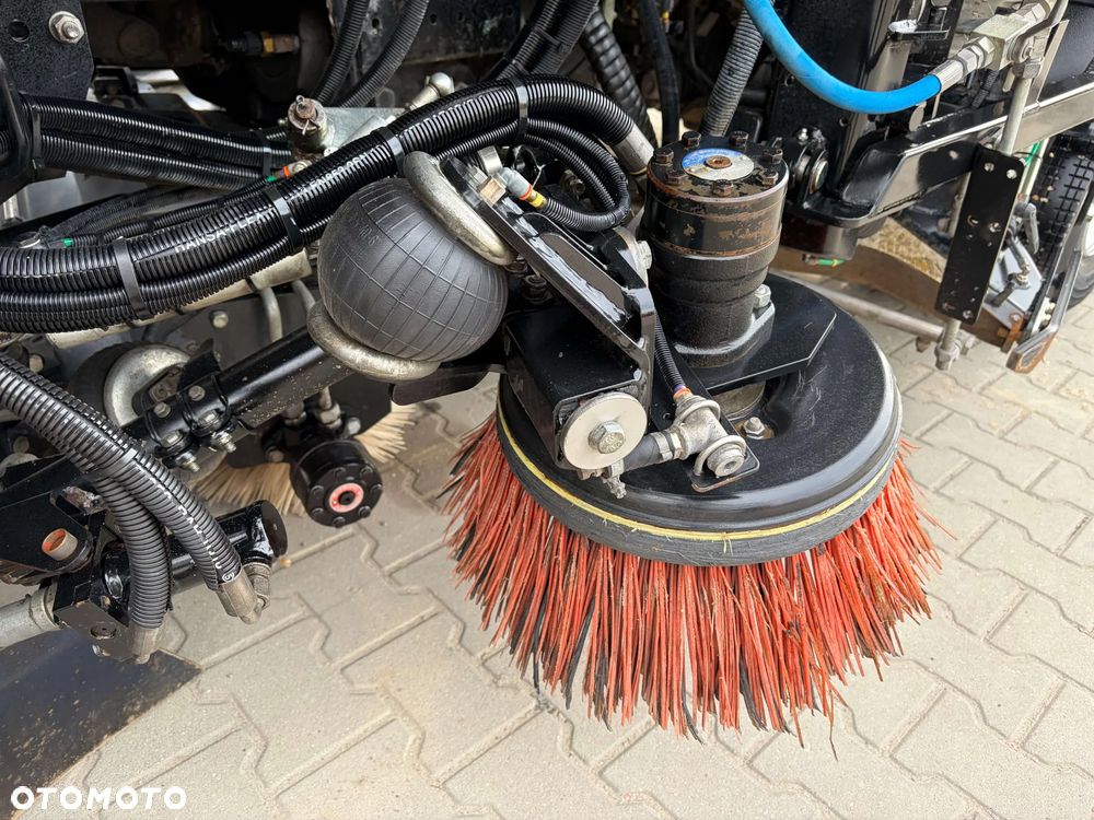 Renault D 12 zamiatarka - 19