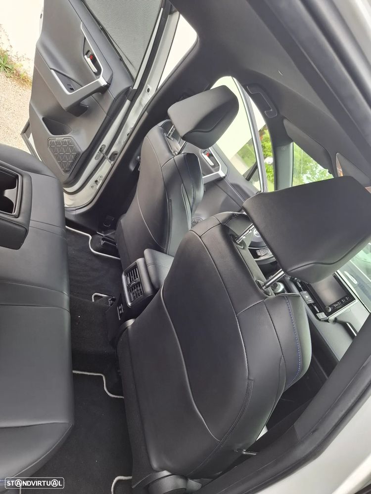 Toyota RAV4 2.5 HDF Square Collection - 13