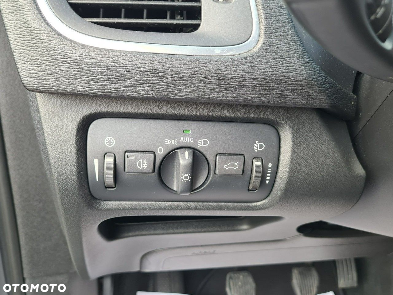 Volvo V40 D2 Kinetic - 22