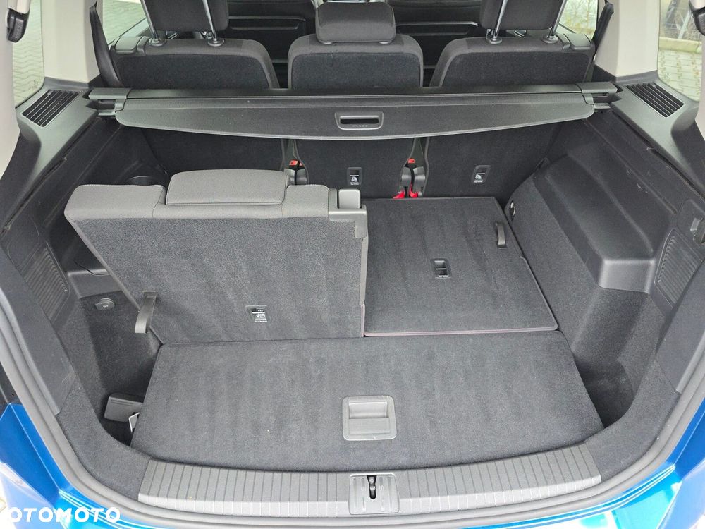 Volkswagen Touran - 13