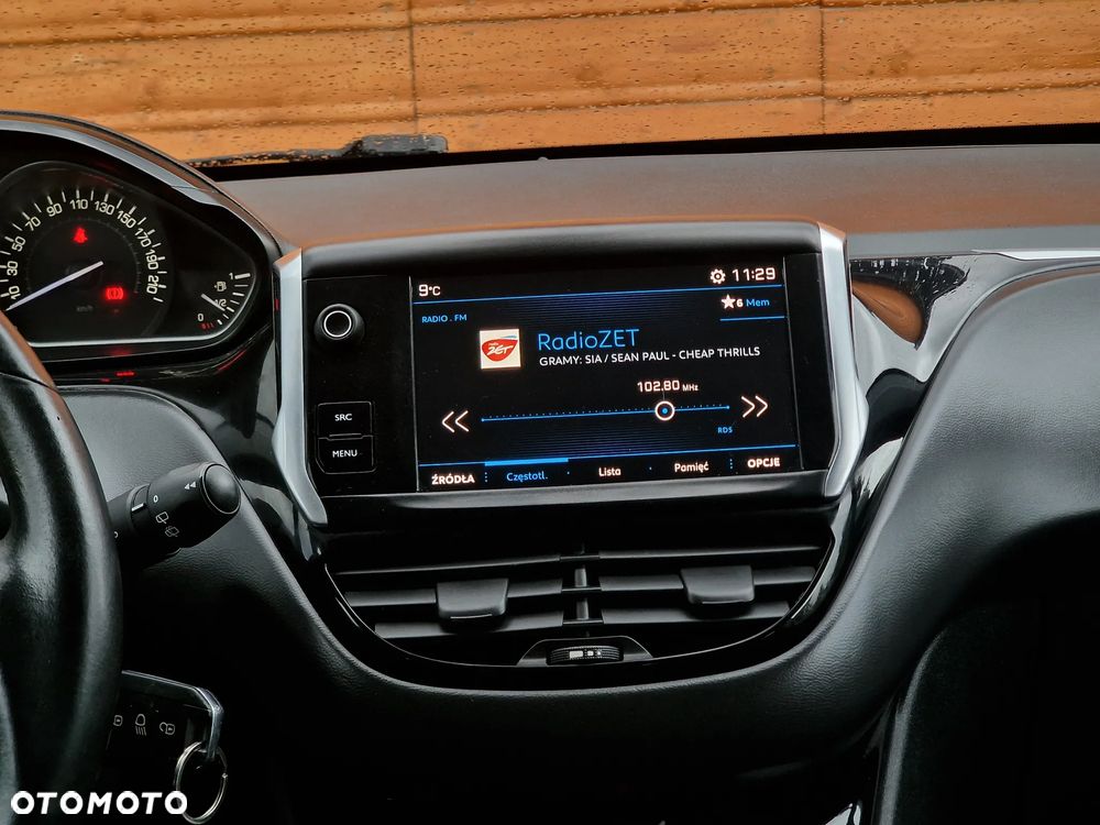 Peugeot 208 1.2 PureTech Allure - 17