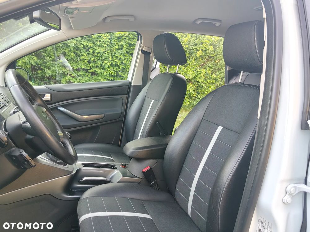 Ford Kuga 2.0 TDCi 4x4 Titanium - 14