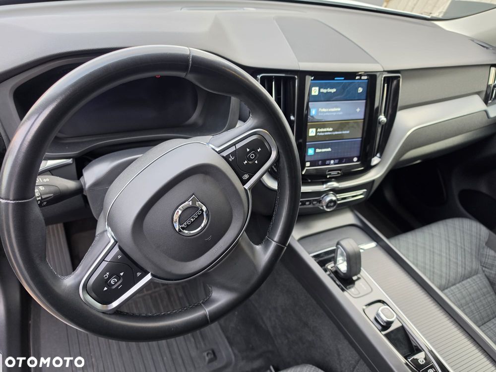 Volvo XC 60 T4 Momentum Pro - 7