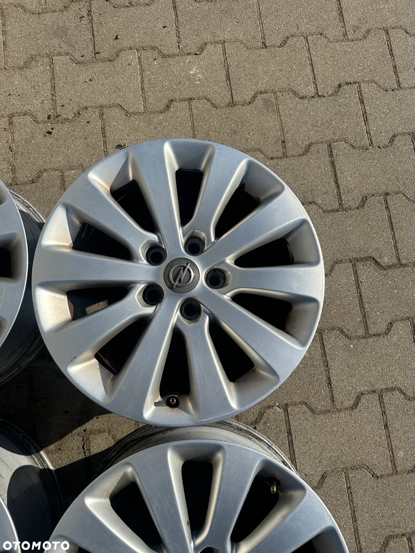 OPEL ASTRA J INSIGNIA B 4x FELGI ALUMINIOWE 7Jx17" ET44 5x115 - 4