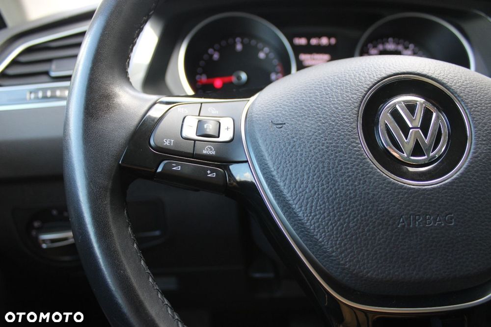 Volkswagen Tiguan - 31