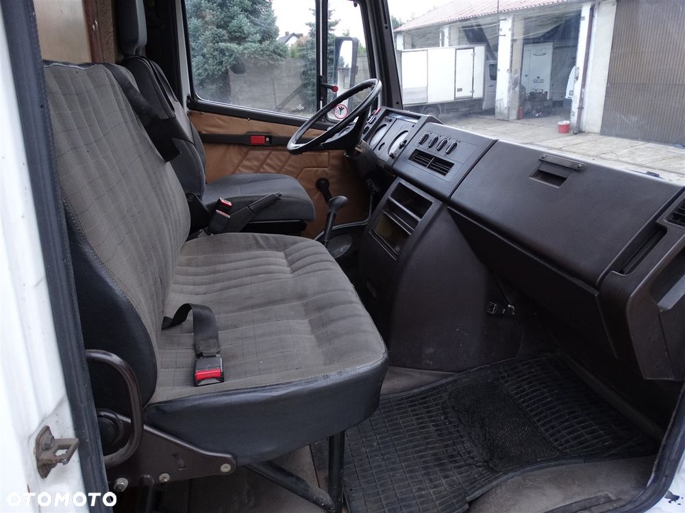 Mercedes-Benz 609 - 11