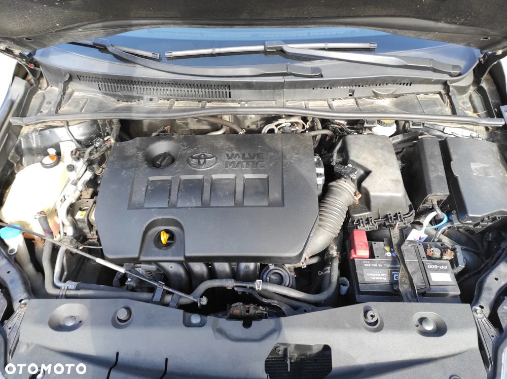 Toyota Avensis 1.8 Active MS - 11