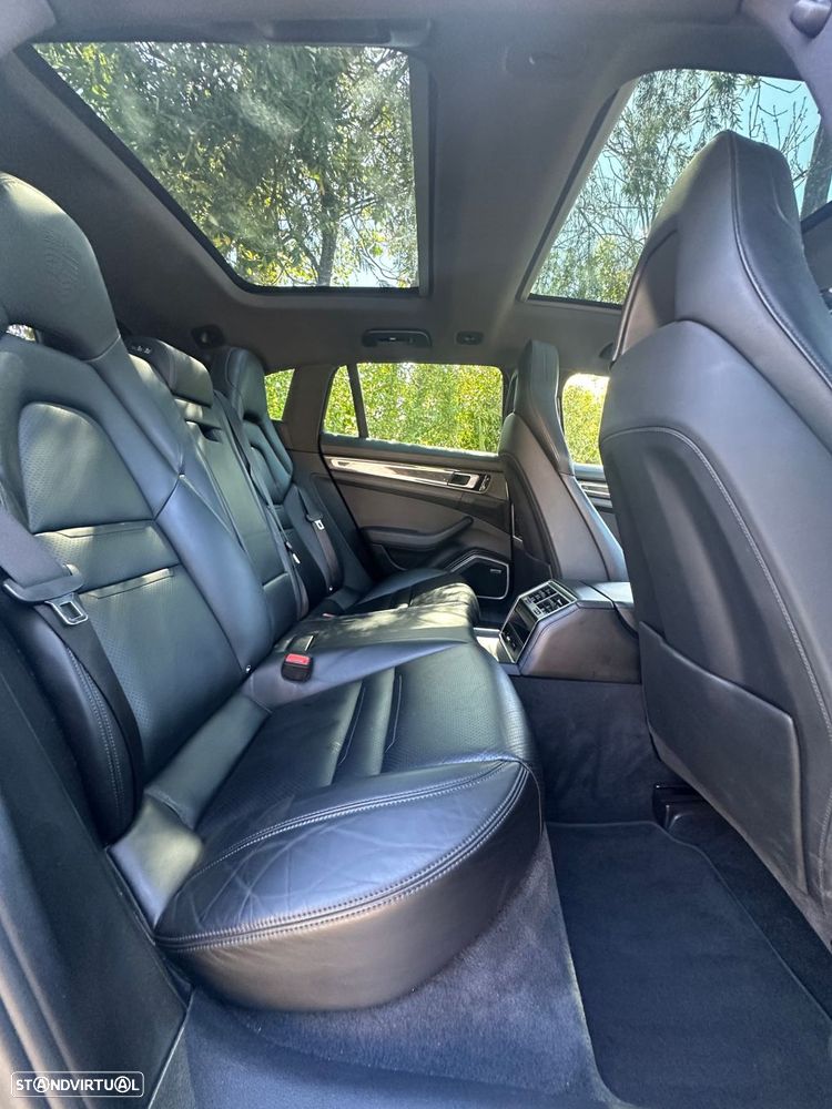 Porsche Panamera Sport Turismo - 18