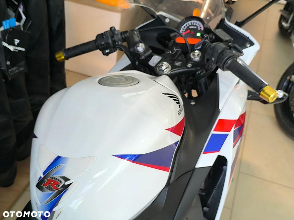 Honda CBR - 17