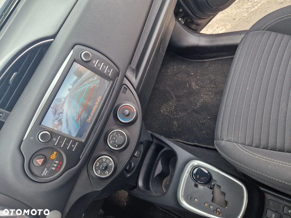 Toyota Yaris 1.5 Premium CVT - 19