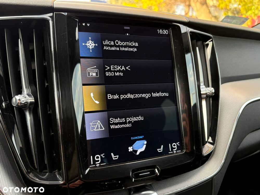 Volvo XC 60 D4 SCR AWD R-Design - 16