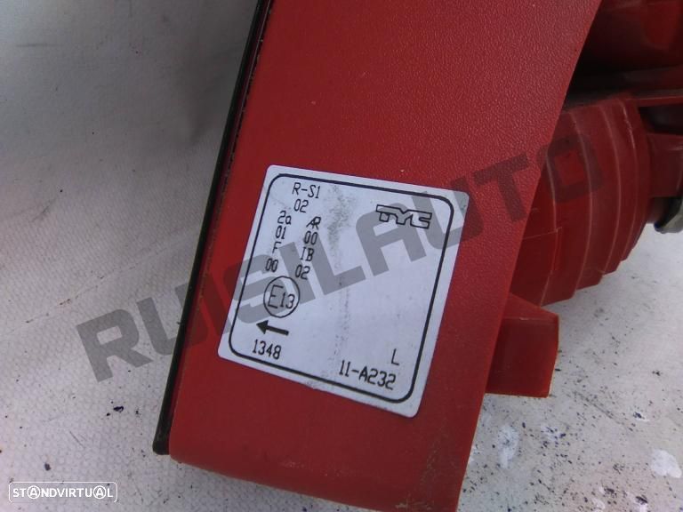 Farolim Trás Painel Esquerdo  Renault Clio Ii [1998_2012] 1.5 D - 3