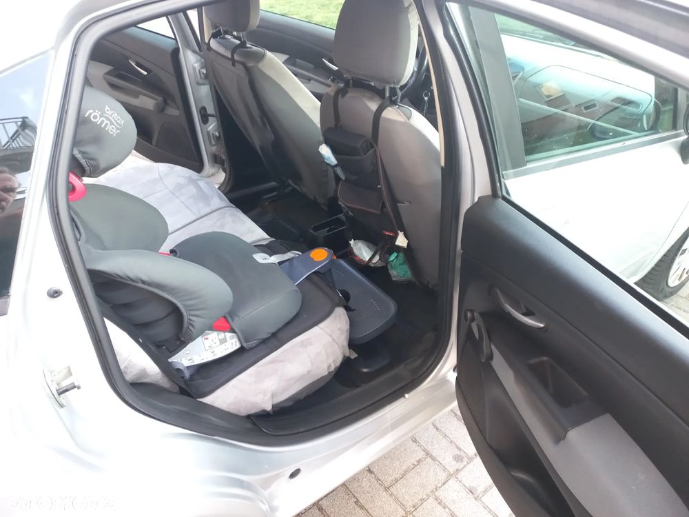 Fiat Linea 1.4 T-Jet 16V Dynamic - 11