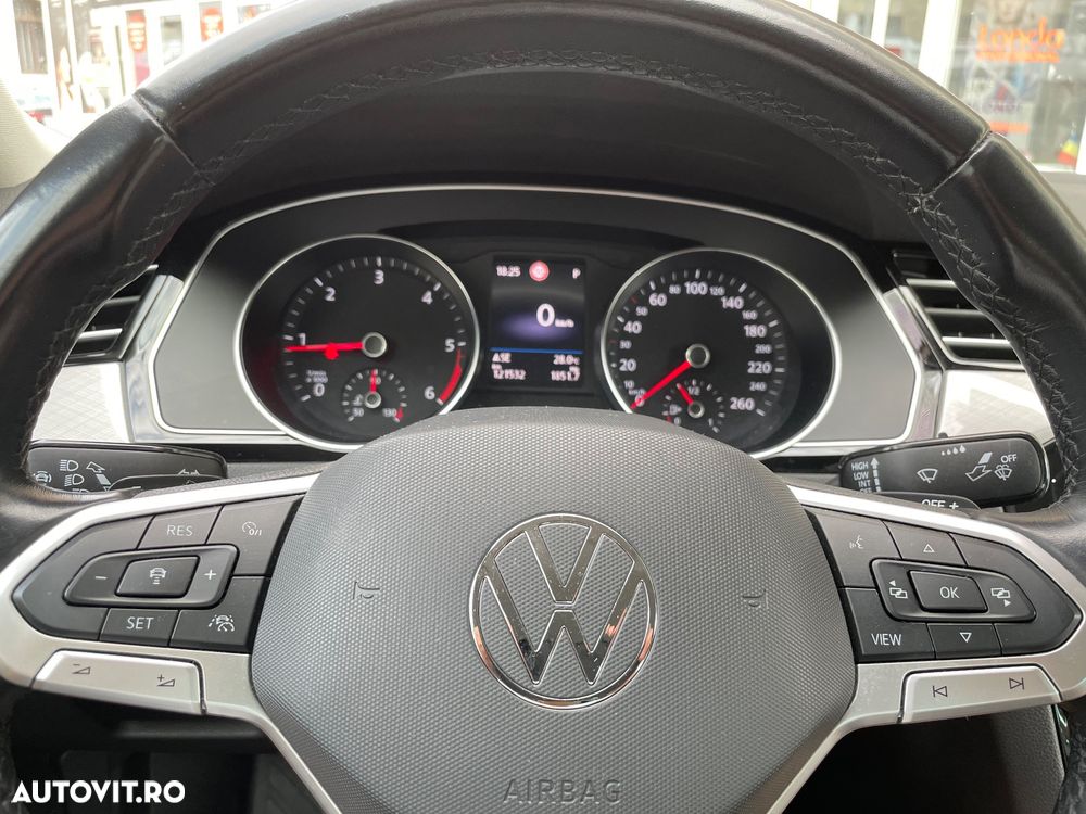 Volkswagen Passat 2.0 TDI DSG Comfortline - 8