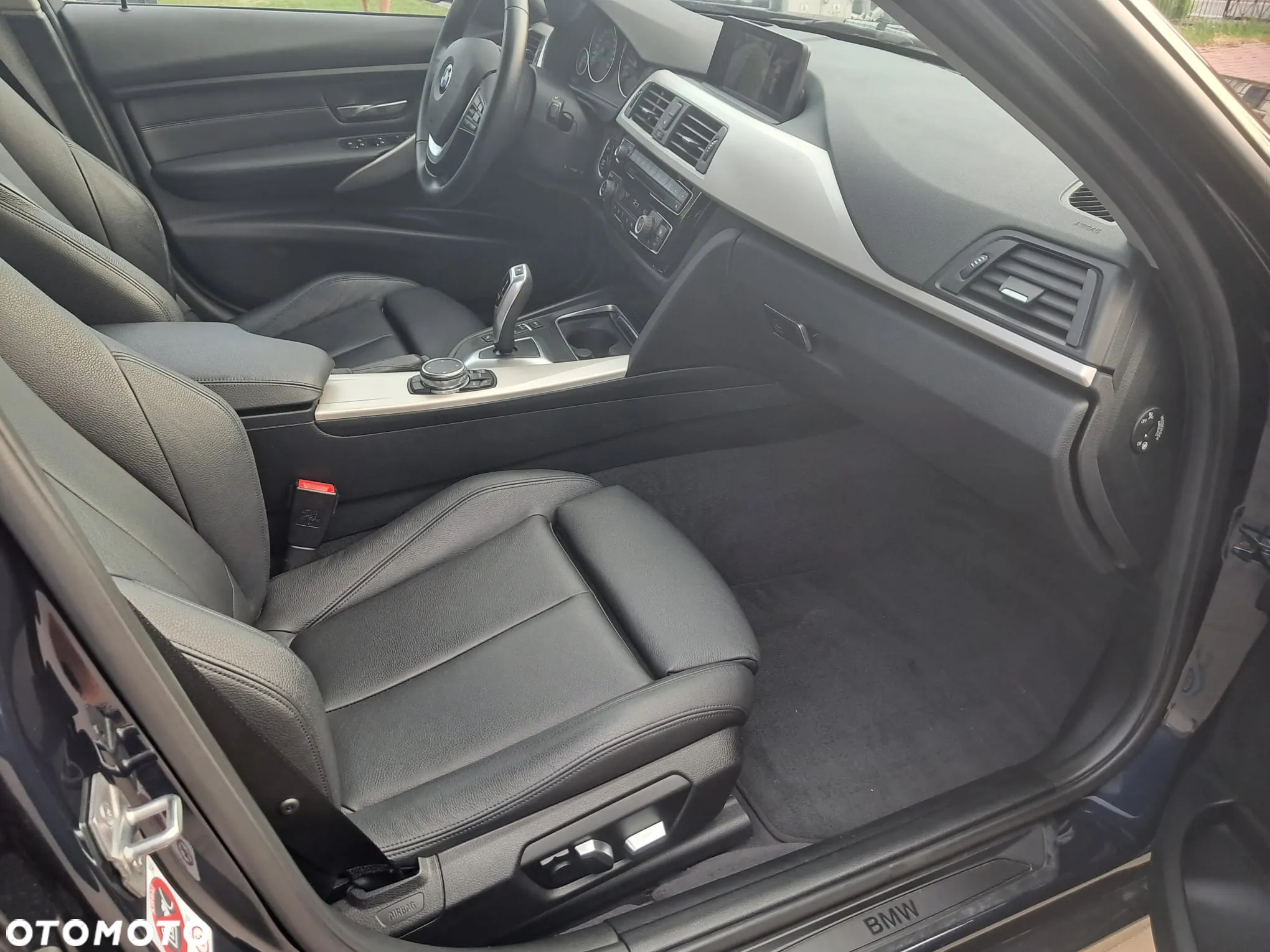 BMW Seria 3 330d M Sport - 24